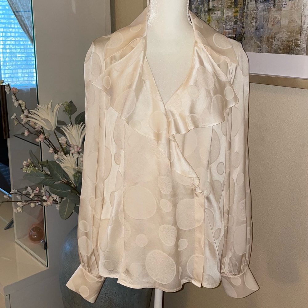 Escada 100% silk blouse new